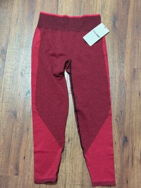 PINK Victoria's Secret Women's Two-Tone Red Seamless Leggings